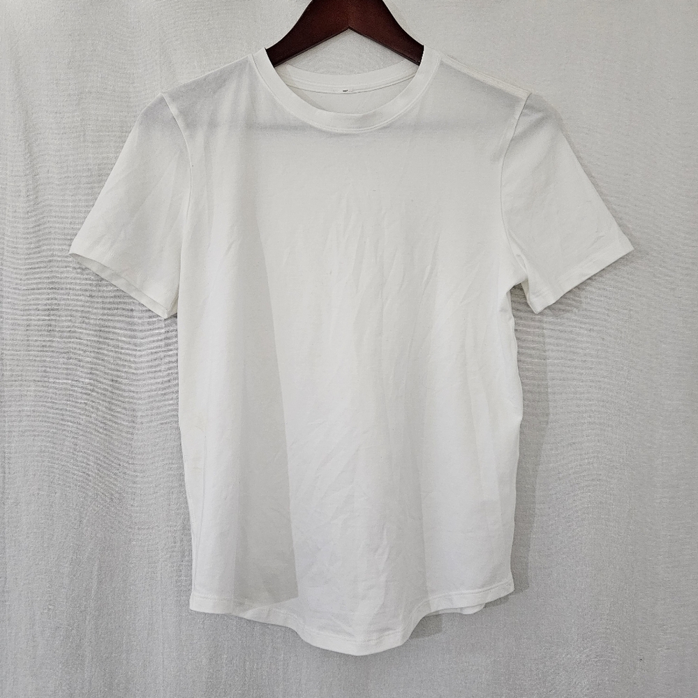 Lululemon Short Sleeve T-Shirt in White Women's Size 6